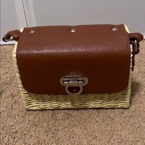 Straw bucket leather bag